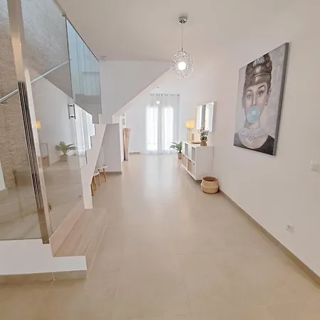 Tres J Villa Málaga