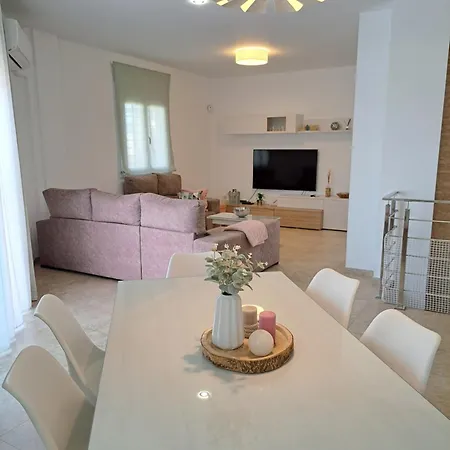 Tres J Villa Malaga